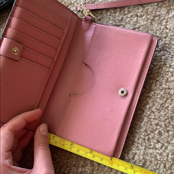 Authentic GUCCI wallet/wristlet - Picture 9 of 10